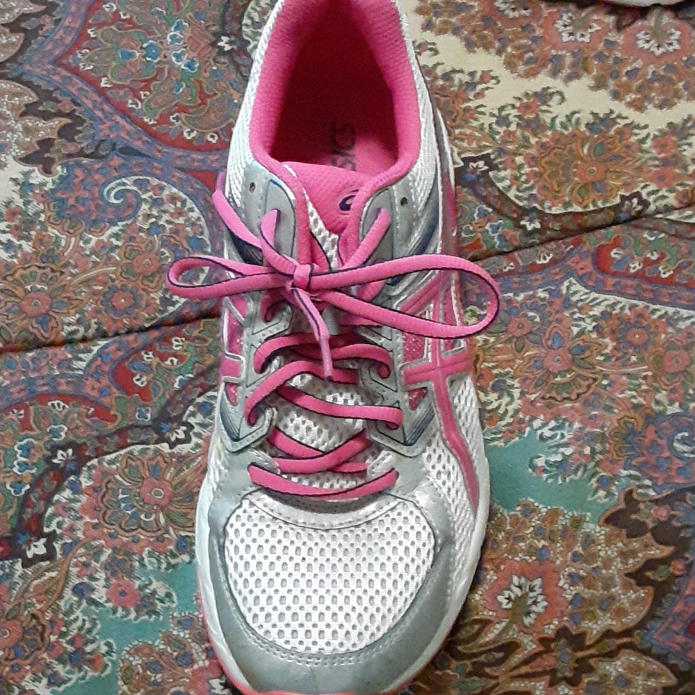 Asics pink tennis shoes